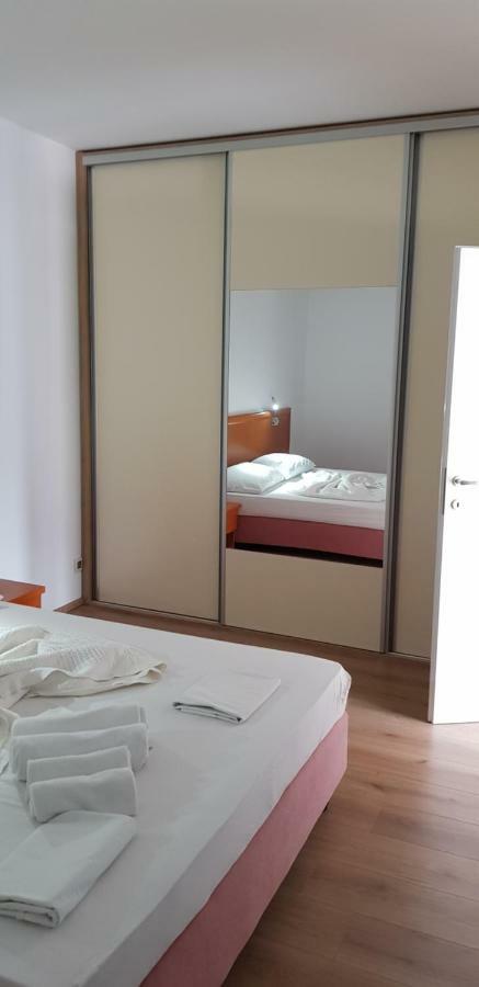 Premium Apartments Joy พรีมอชเตน ภายนอก รูปภาพ
